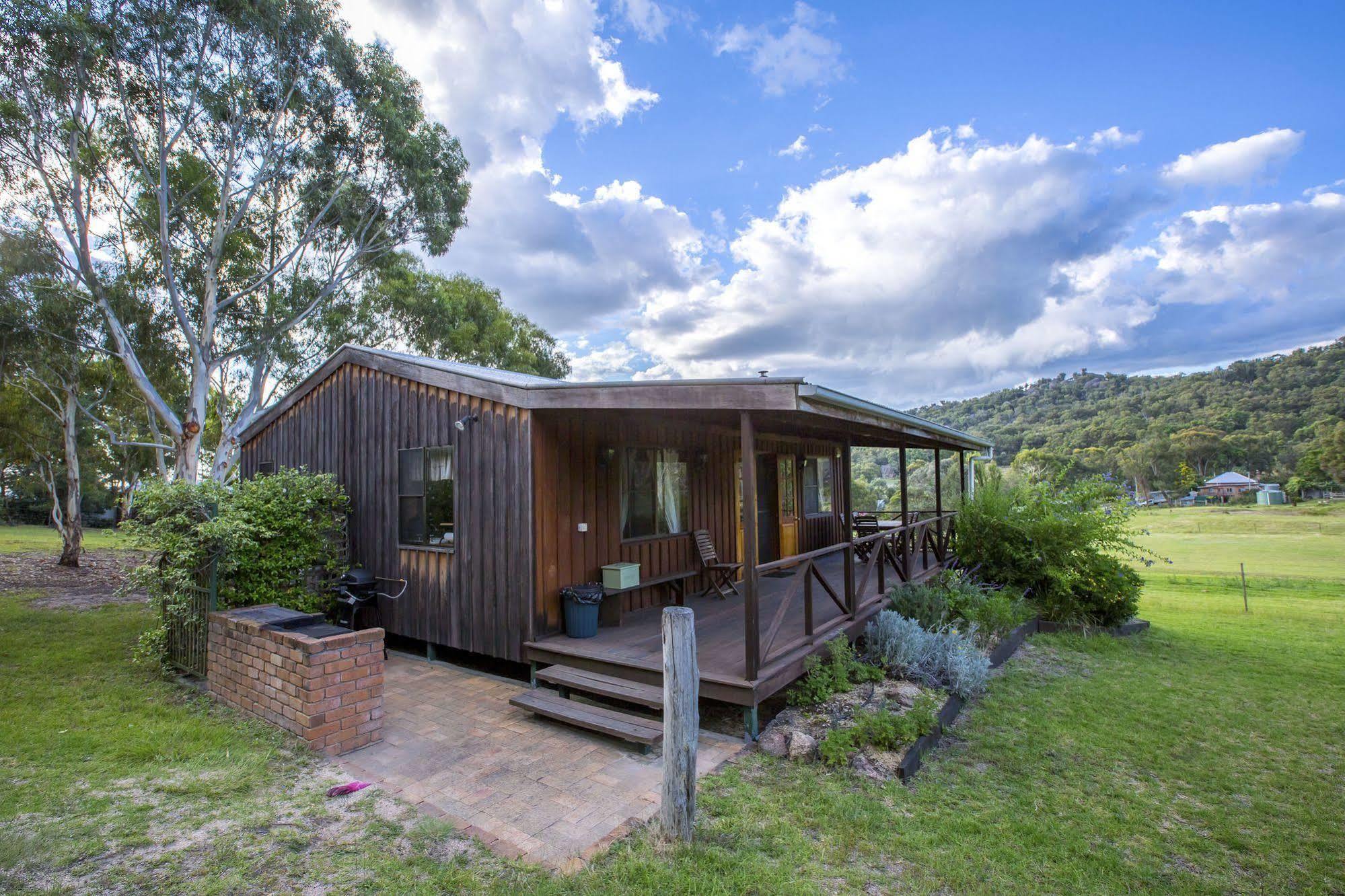 Wisteria Cottage Wyberba Exterior foto