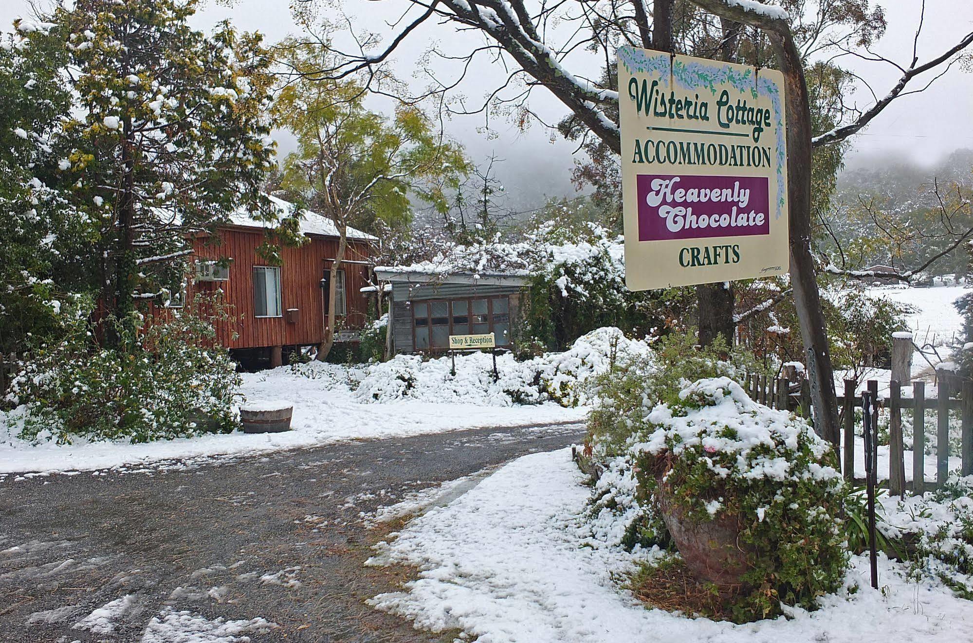 Wisteria Cottage Wyberba Exterior foto